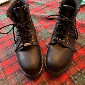 Harley Davidson short boots.   Hardly worn.  No scuff marks.